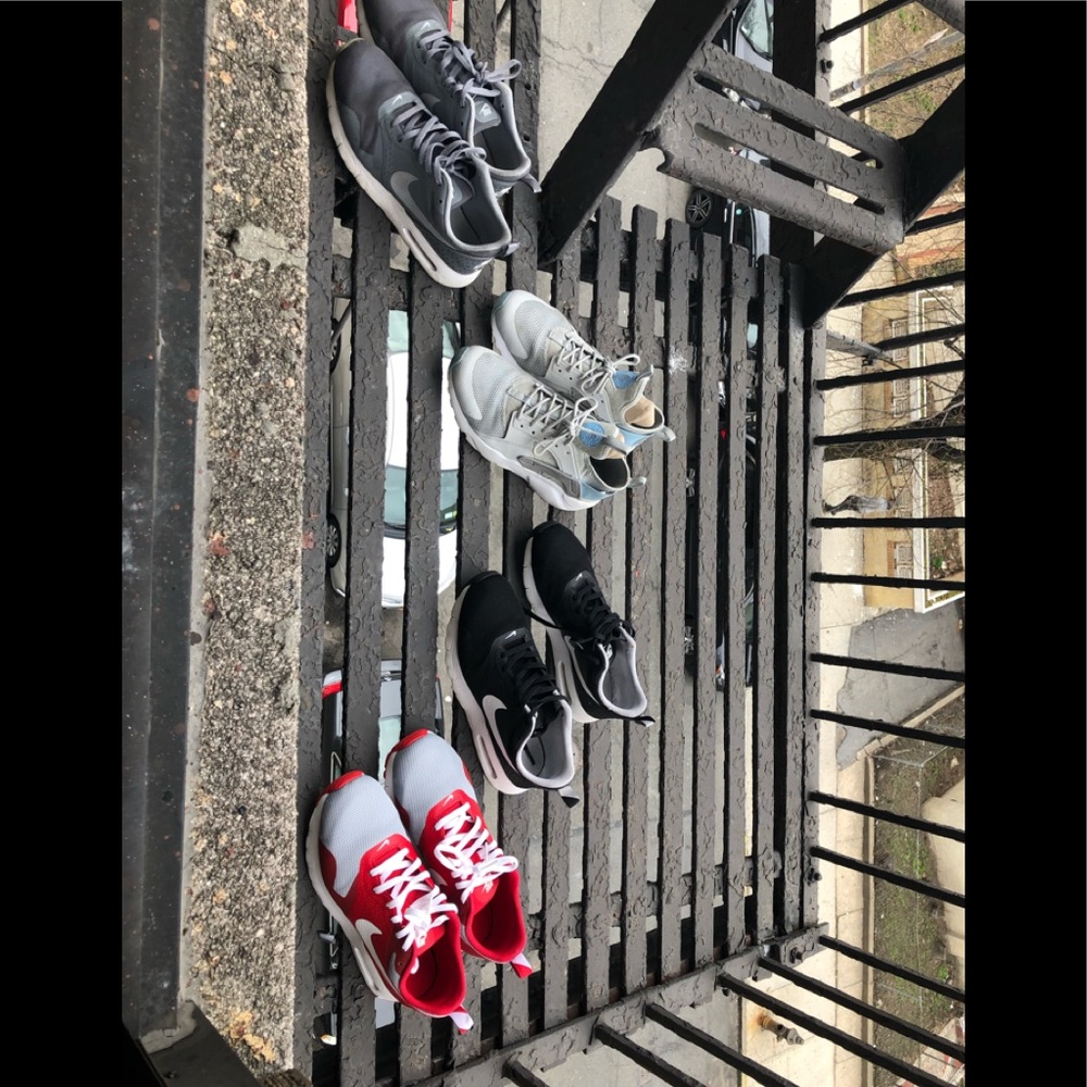 4 pair bundle Nike one pair alone retail 85$